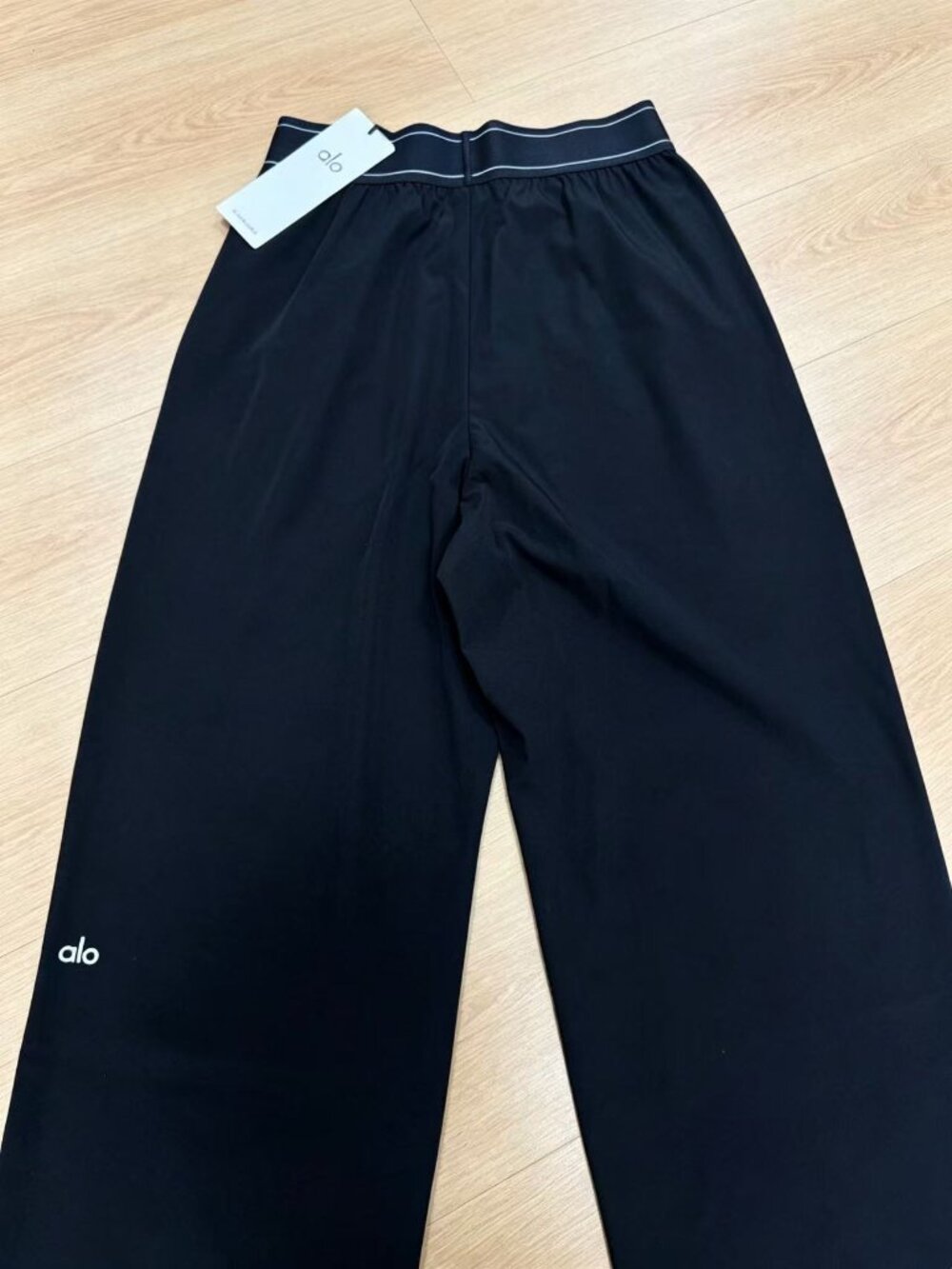 ALO Yoga 💋 Black Straight-Leg Pants (Regular Sz) Brand New Suit Up Trouser - Picture 4 of 7